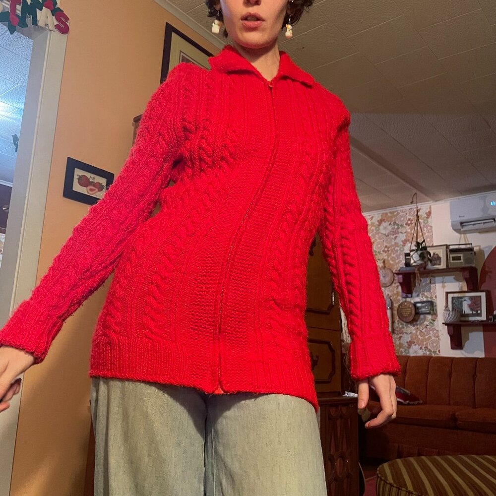 1960s vintage handknit red cable knit bodycon zip fishermans cardigan!